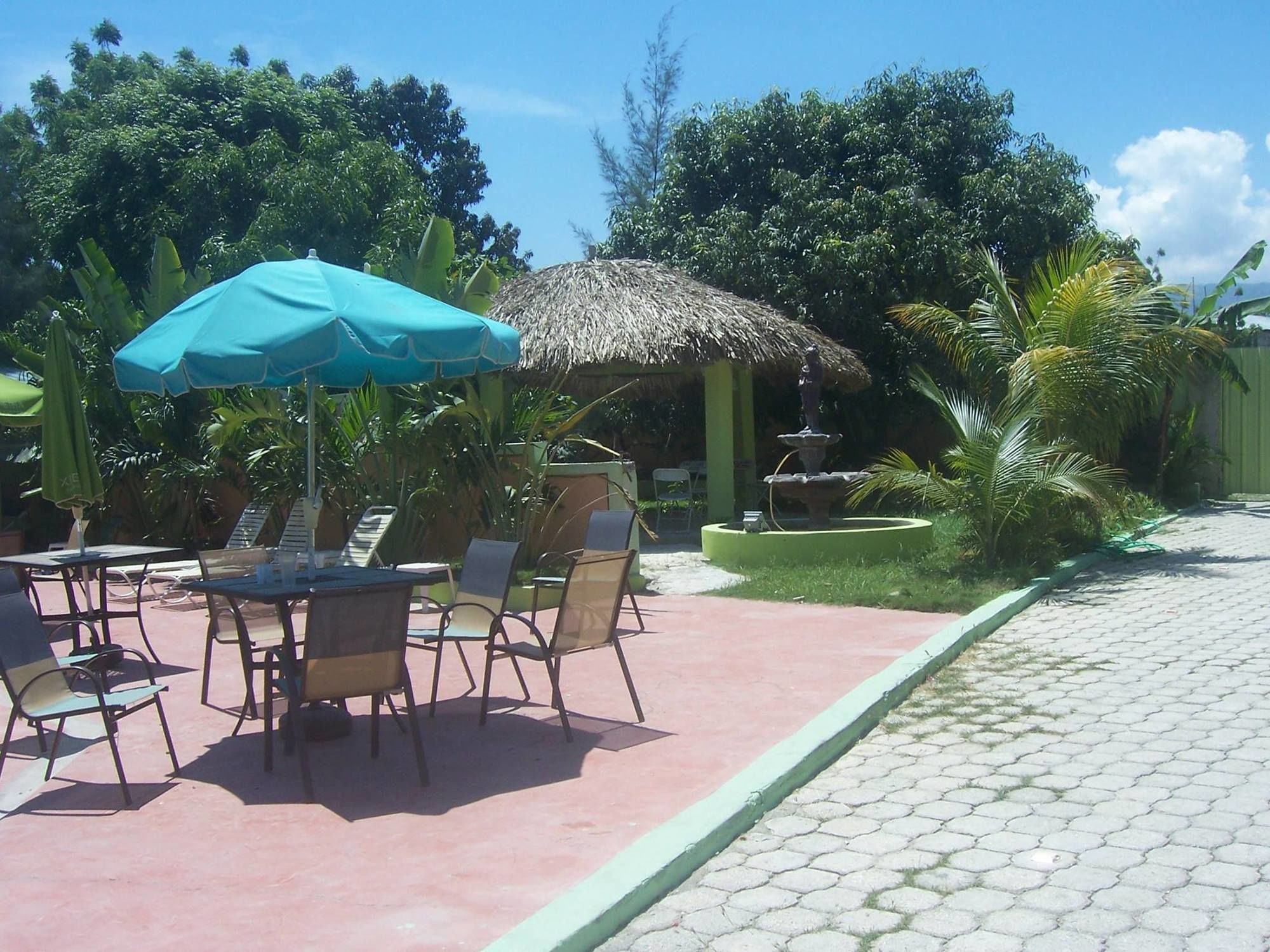 La Cayenna Hotel Et Restaurant Порт о Пренс Екстериор снимка